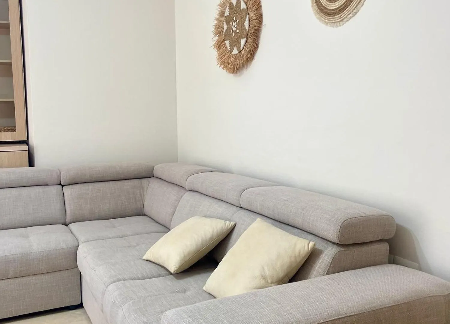 Apartment Breeze Home Vlorë